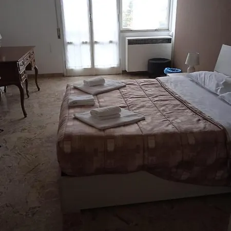 בית הארחה Myroom Centerstation 3*