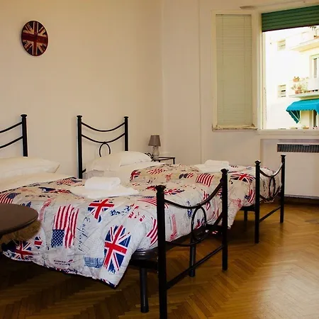 Myroom Centerstation בית הארחה