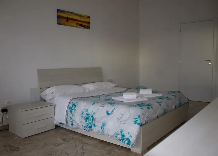 Myroom Centerstation