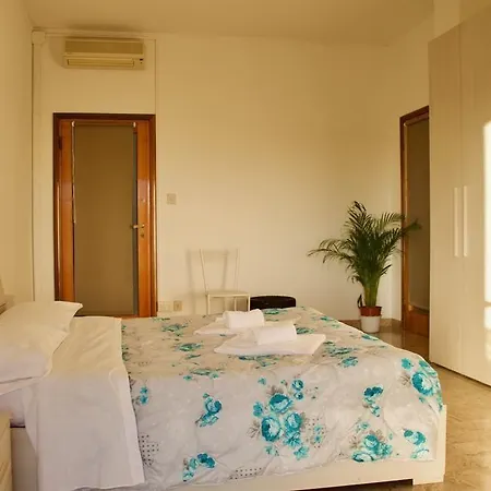 بيت ضيافة Myroom Centerstation 3*